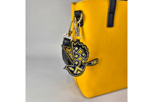 Набір для вишивки нитками на штучній шкірі «Шарм для сумки – Пташка. Весняна мелодія» FLHL-109